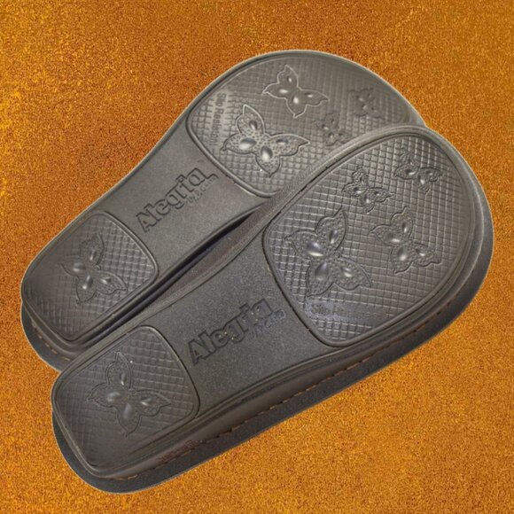 Alegria Classic Brown Oiled Leather Clog, Size 35 (US 5-5.5) - Picture 9 of 10